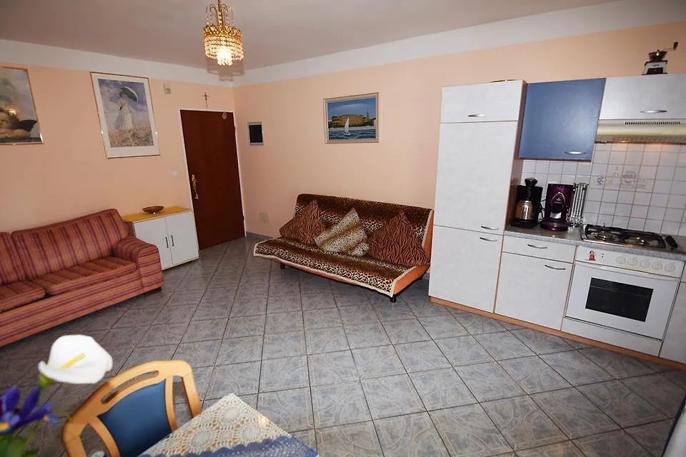 Apartment Carlijeva Pula 0*,